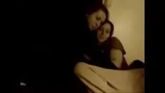 Reproduzir Zaftig adolescente chow ee manuseia sua namorada bem barbeada