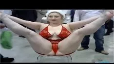 تشغيل Zaftig blond piglet con big dirty money pawg. زافتيغ أشقر خنزير صغير يخدع أموالاً قذرة كبيرة