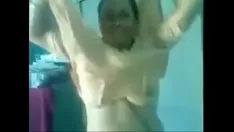 Oynat 70 yıl punjabi amma'nın eski pisi-kedi genç bf tarafından ciddi bir şekilde becerdin