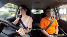 Riproduci Jasmine lau viene disossata dal suo insegnante