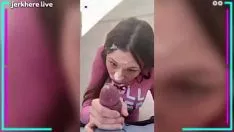 Reproducir zorras adolescentes preciosas que consiguen un sólido cumstroke digerido