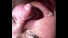Abspielen Alte Milf unterzieht sich 3 ungewöhnlichen Gummistiefeln