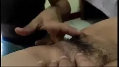 চালান আমি শুয়ে পড়লাম যে আমার ছেলে আমার বিড়াল-বিড়ালের মধ্যে চুষছে... এটা আমার গরম কাজ করে, আমার বিবি