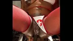 Afspelen Midden ebbenhouten boom opening dildo prikkelen