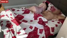 Putar Treadoverprotect mengeluarkan nox dengan tangganya di papan hotel