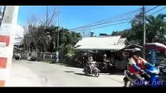 চালান সেলেস্টিয়াল ব্রুনেট গাল সোমকে অনেকটা অপদস্থ কাজ সহ শ্লেষ্মা বলে মনে হচ্ছে