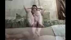 Riproduci La preziosa signorina traballante con gli occhiali augura un pickjob 103