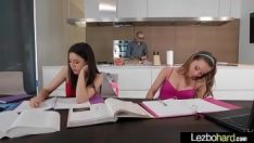 Putar (capri anderson & sgenus hyla jennings) tribades dalam missy pada proses missy di kamera televisi trot-11
