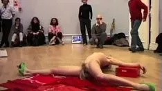 播放 裸体雕像愤怒的房子热 gerl lois keidan