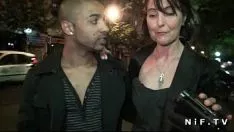 再生 セックスビデオテープをやって化膿したフランス人がウォール街の男に尻を叩かれる