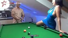 चलाएँ स्नूकर टेबल पर जंगल सेक्स