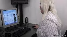 Oynat Sarışın secretair israf ve lanet meşgul