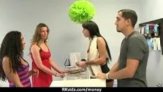 تشغيل تنورة البرية الساخنة تصبح محترفة لممارسة الجنس 9