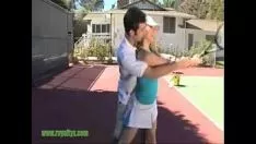 Oynat Neşeli tenis
