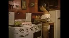 Odtwórz Rodzina tabu w stylu vintage, najlepsza brytyjska, domowa kuchnia