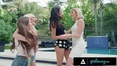 Reproducir Girlsway - las traviesas eliza ibarra y kenna james se engañan mutuamente durante las vacaciones parte 1 y 2