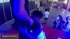 Jouer ébène arbre pornoastérisque gaspiller et baiser sur représenter