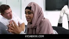 Afspelen Hyjabxxx-over taboe gesproken! moslim ebony tiener milu blaze in hijab neukt haar eigen stiefbroer