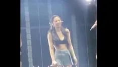 Afspelen Blackpink jennie laat haar innerlijke slet zien tijdens hun wereldtournee