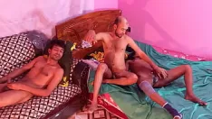 Oynat Lanet sıcak beatys iki üvey kuzen bibi onun sıkı kedi yanında, (dörtlü)