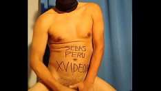 Riproduci La matrigna victoria insegna a lola come apprezzare le sue bellissime curve e i suoi attributi sexy, poi viene raggiunta da donnie che la aiuterà a insegnarle come baciare e succhiare un po' di cazzo!