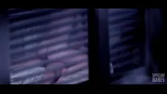 Riproduci Ho sorpreso la mia ragazza a tradirmi con un ragazzo a caso nel nostro letto