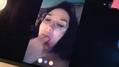 Putar Wanita milf dewasa spanyol menjulurkan lidahnya pada webcam sehingga mereka cum di wajahnya. leyva hot ctdx