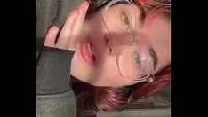 Afspelen Tiktok hoer (ze is zo verdomd heet)