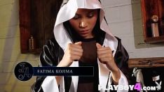 Oynat Maça hazırlık ve seksi genç fatima kojima'nın tutku pozu