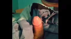 Redare Sesiune solo fierbinte: penis acoperit de spermă după masturbarea cu Fleshlight