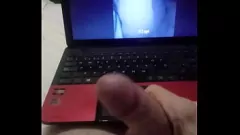 播放 为饥渴素人莫妮卡的刺激阴部进行奶油按摩 - 射精合集