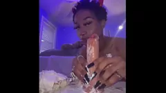 Jouer Surprise d'anniversaire! - Hot MILF se fait crêpe par une bite de monstre