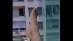 Riproduci Crazy Naked Voyeur lampeggia il quartiere dalla finestra dell'hotel