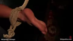 Reproducir Bondage y azotes: amante domina a pelirroja en un encuentro extremo de BDSM